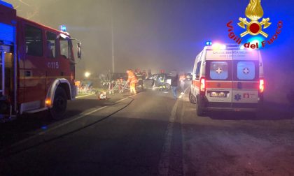 Incidente contro un camion, ferito rimane incosciente in auto SIRENE DI NOTTE