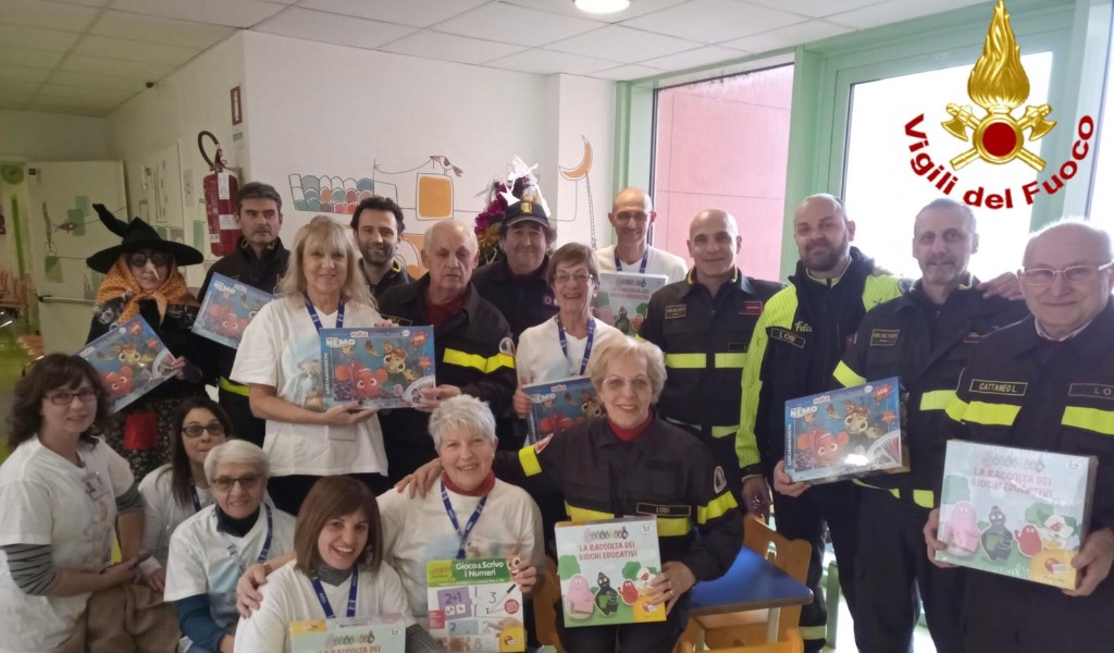 Missione Befana: Vigili del fuoco e Abio in azione per distribuire doni ai bambini malati