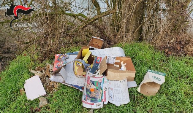 Rifiuti abbandonati nel Parco Adda: scoperto il responsabile