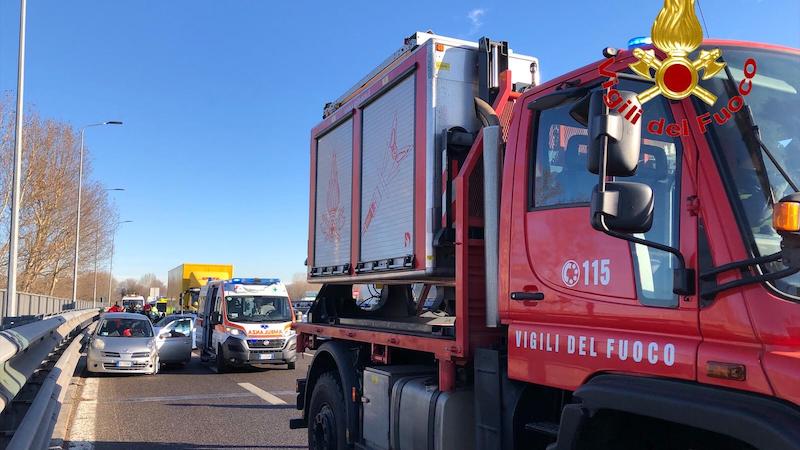 Incidente sulla Tangenziale Est all’altezza di San Donato, due donne ferite FOTO