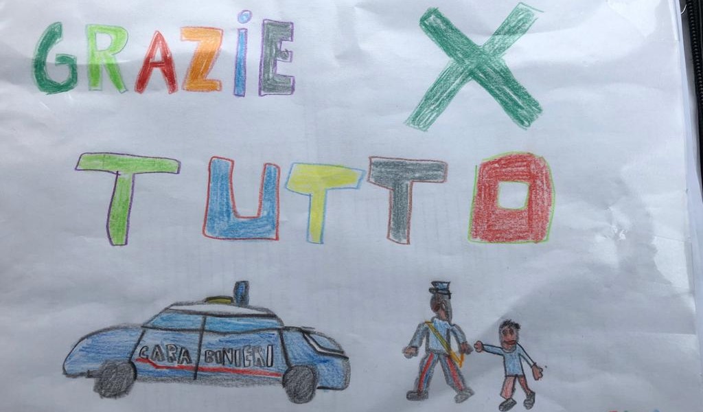 Il gesto che ha commosso l’Arma lodigiana: un disegno del piccolo Luca per ringraziarli