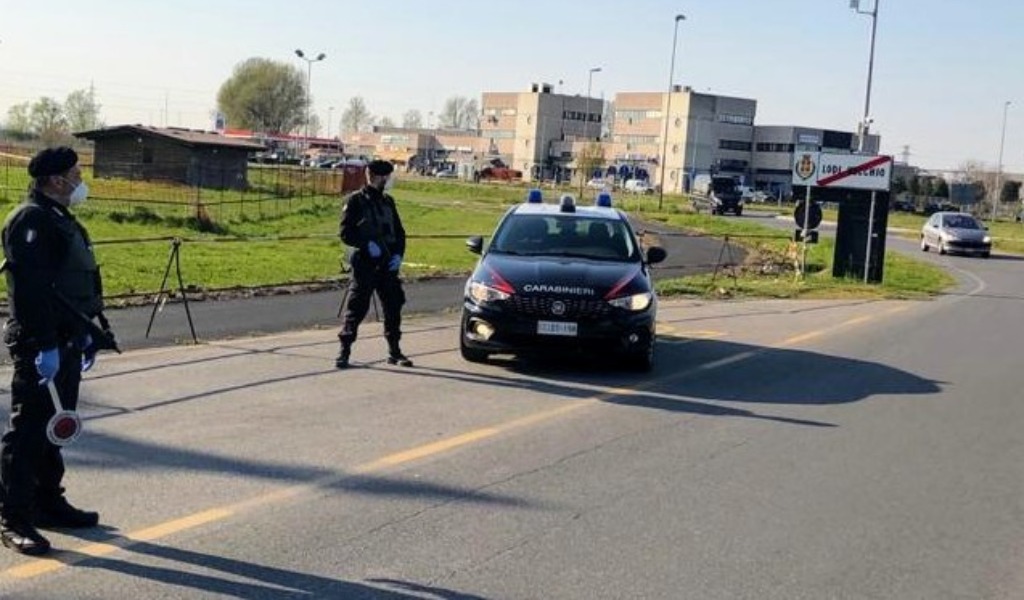 Torna in carcere il marito violento fuggito agli arresti domiciliari per tornare dalla moglie maltrattata