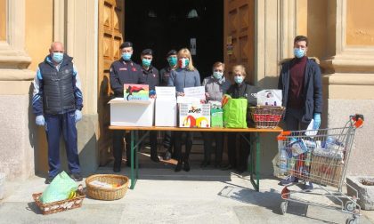 I Carabinieri consegnano un quintale di alimenti tramite la Caritas alla popolazione