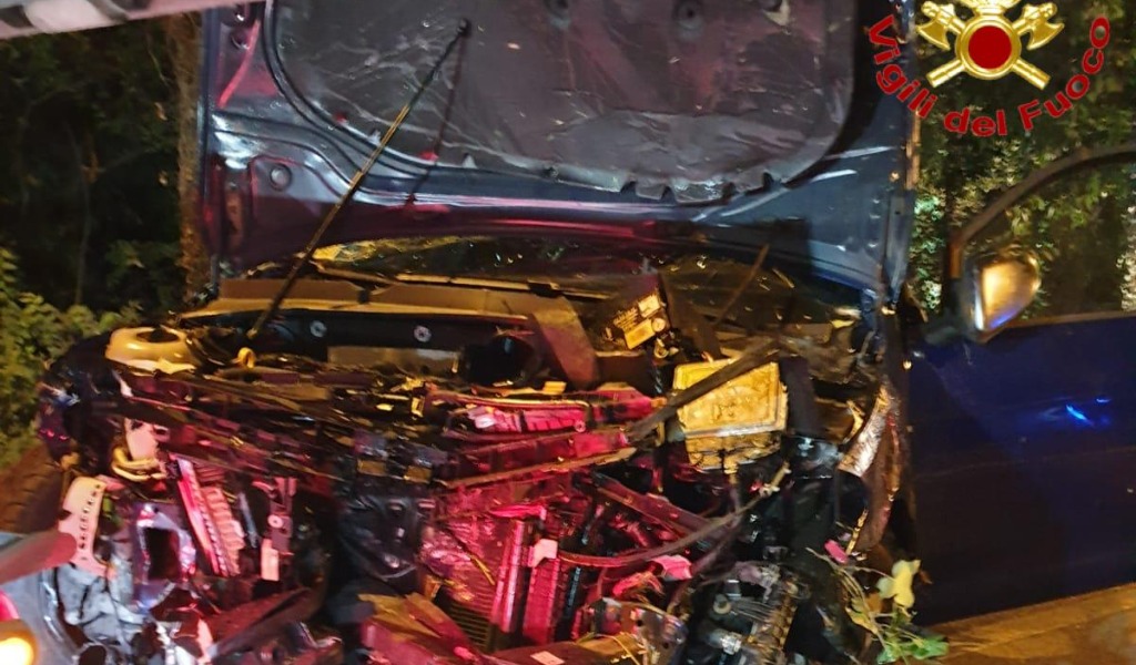 Grave fuori strada a Casalpusterlengo, cinque persone in ospedale SIRENE DI NOTTE FOTO