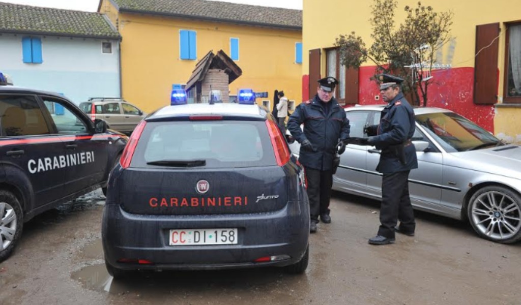 Andirivieni sospetti confermati: 4 persone vivevano abusivamente in due appartamenti