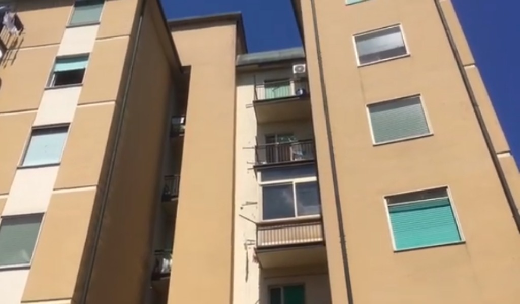 Casalpusterlengo in lutto per la morte di Prince, il piccolo di 3 anni caduto dal balcone