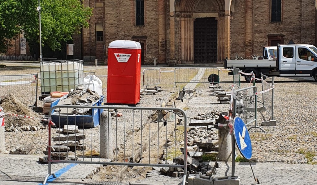 Piazza Ospitale si rifà il look: iniziati i lavori