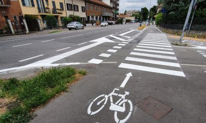 A Lodi nuova segnaletica orizzontale per la ciclabile di viale Piacenza FOTO