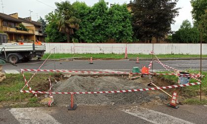 Manutenzioni marciapiedi e porfidi: terminati i lavori in via Di Vittorio