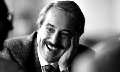 28 anni fa Giovanni Falcone veniva ucciso dalla mafia insieme alla moglie e agli agenti della scorta