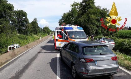 Incidente sulla via Emilia: un'ambulanza nel canale e quattro feriti FOTO