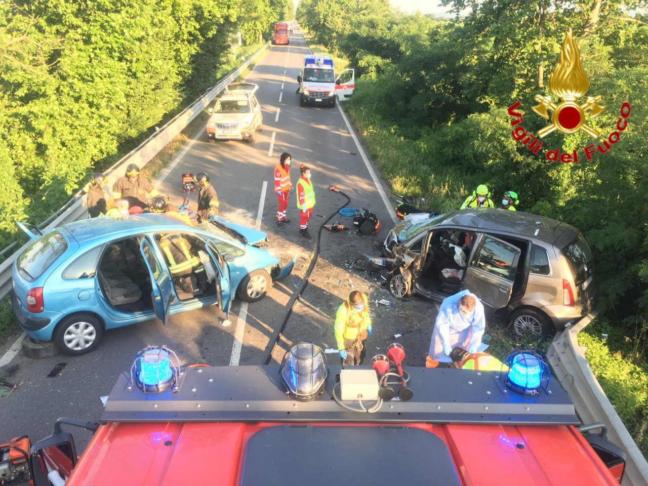 Schianto frontale sulla via Emilia: tre feriti gravi a Cavenago d’Adda FOTO