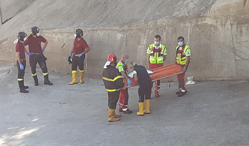 Macabra scoperta, cadavere riaffiora dall’Adda FOTO