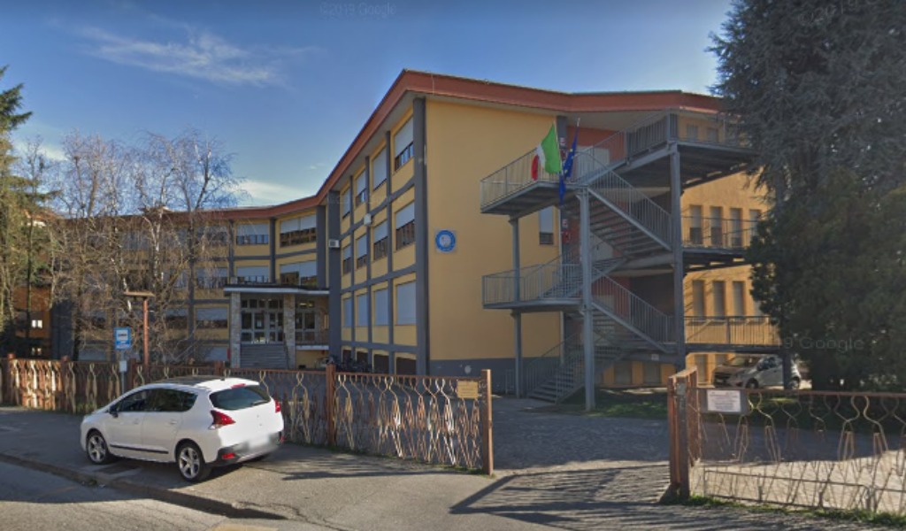 È stata una prof a fermare lo studente che ha estratto una pistola all’esame di maturità