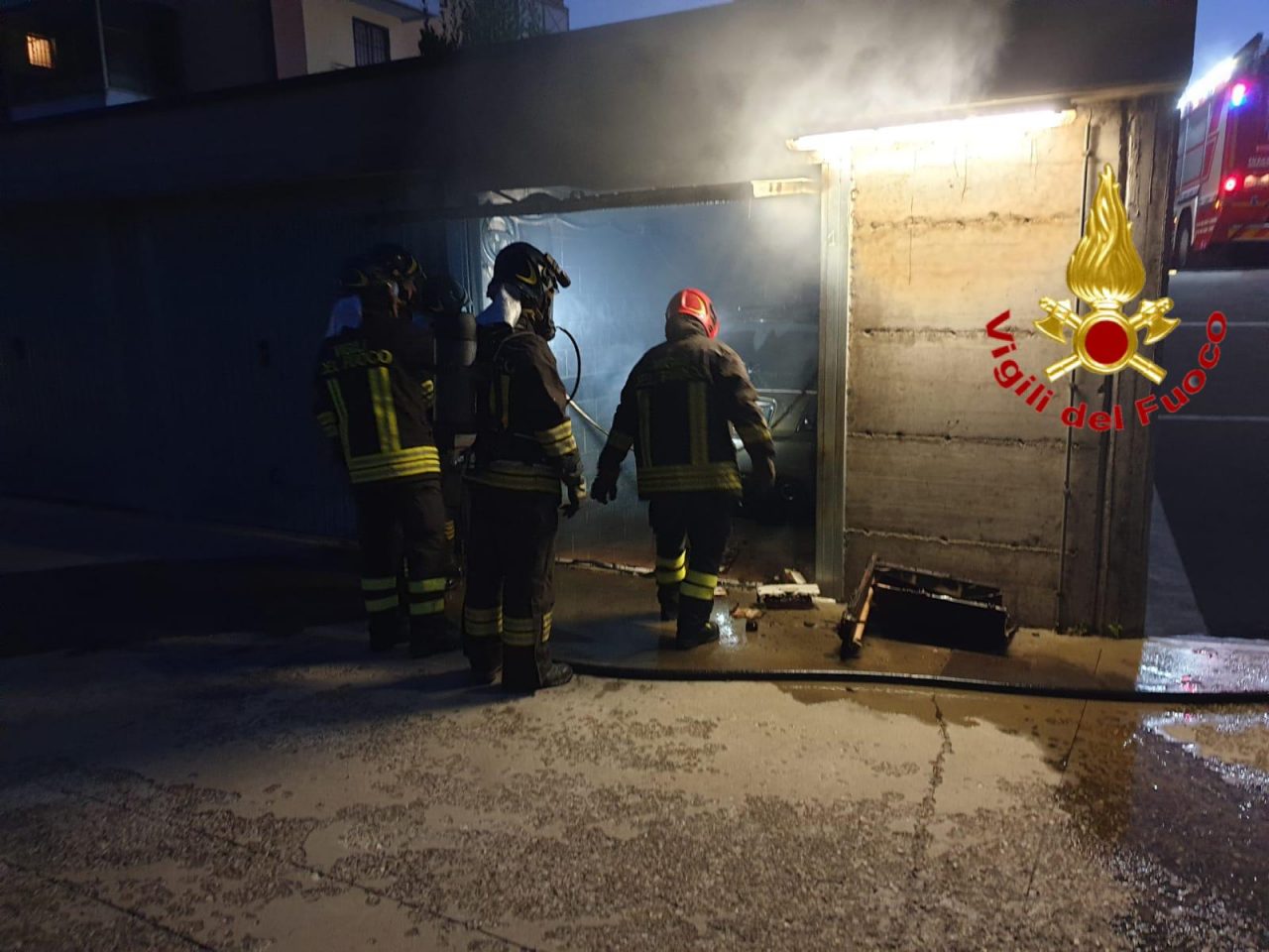 Incendio in garage a Tavazzano: arrivano i Vigili del Fuoco