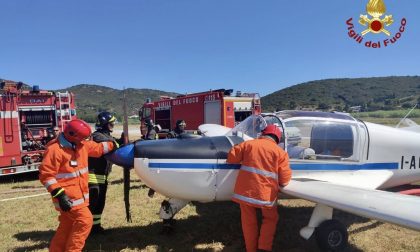 Atterraggio sbagliato, aereo da turismo finisce in un fossato: ferito 72enne di Codogno