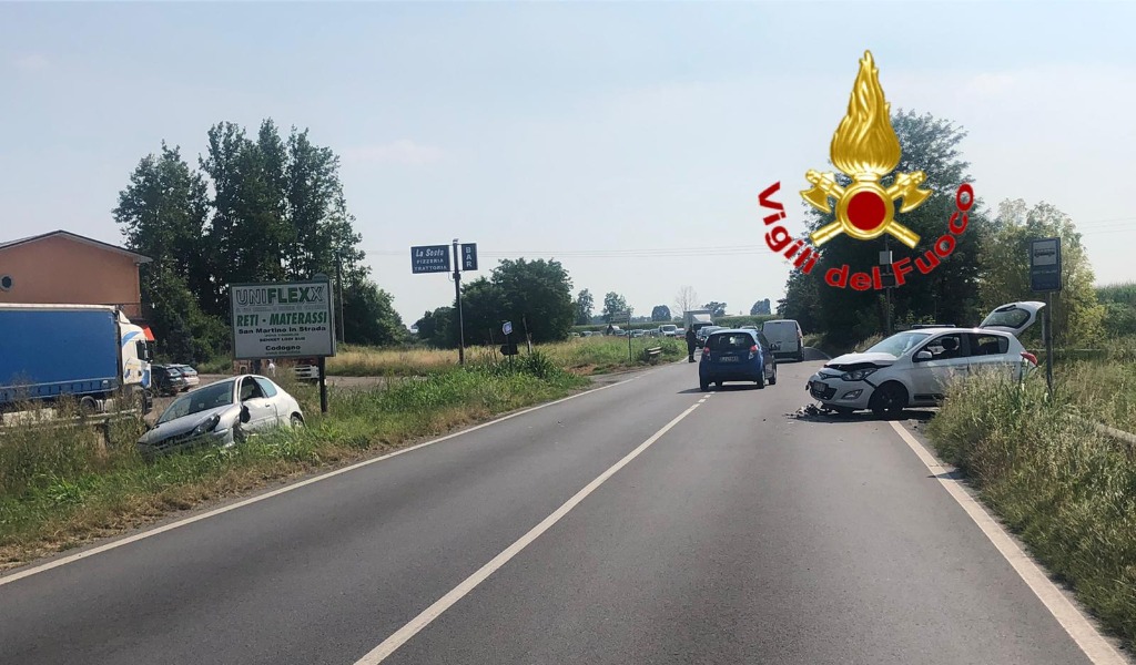 Grave scontro tra auto a Pieve Fissiraga, 6 feriti in ospedale
