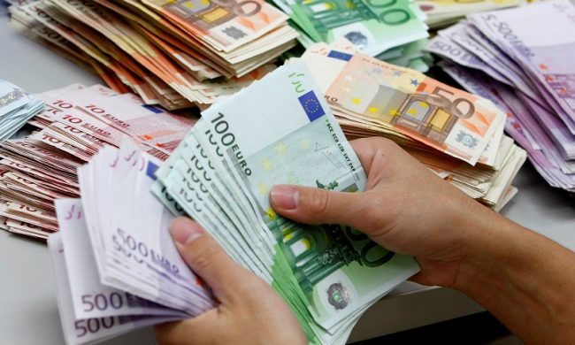 Accusato di appropriazione di 570mila euro, ma prende il reddito di cittadinanza