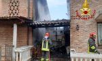 Incendio a Sant'Angelo Lodigiano, in fiamme il porticato di un'abitazione FOTO
