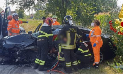 Schianto frontale a Cornegliano Laudense, un ferito in codice rosso FOTO