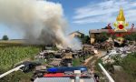 Discarica abusiva in fiamme in una cascina a Sant'Angelo FOTO e VIDEO