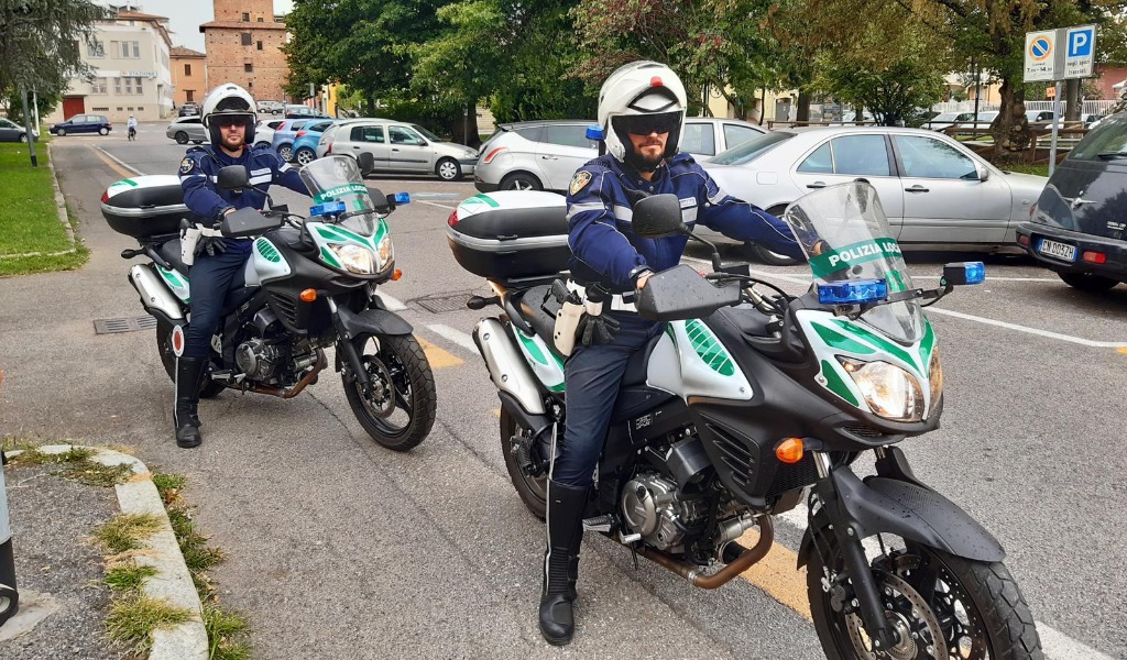 Circolava in città senza copertura assicurativa, denunciato dagli Agenti