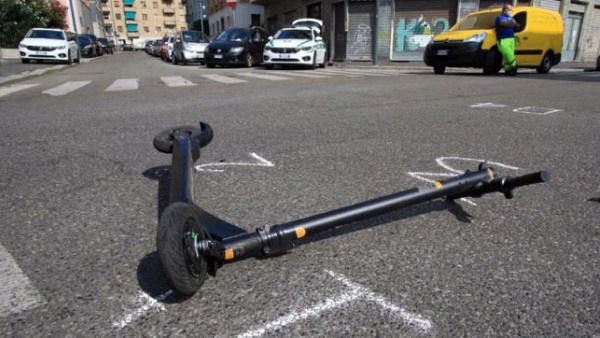 Incidente in monopattino elettrico: 28enne finisce in ospedale