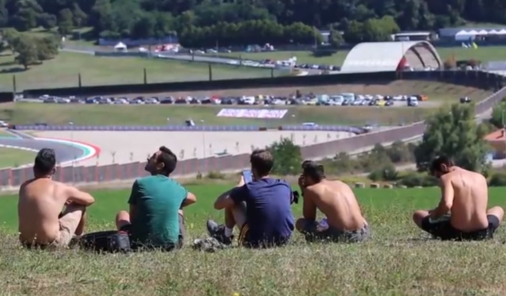 Gran Premio del Mugello: l’arrivo dei tifosi della Ferrari IL VIDEO