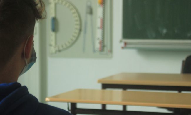 La scuola riparte, ma sono pochi i test sierologici fatti dagli insegnanti