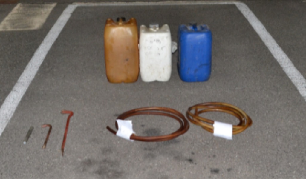 Colto in flagranza mentre ruba 95 litri di gasolio