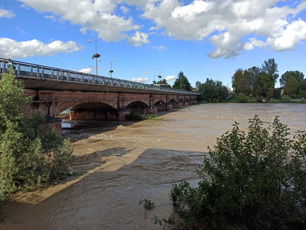 Maltempo e forti piogge, raggiunto il picco di piena del Fiume Adda FOTO