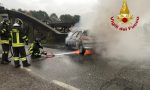 Auto si schianta contro il ponte e prende fuoco: salva 53enne VIDEO - FOTO