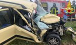 Scontro tra auto e furgone sulla provinciale, tre uomini feriti FOTO