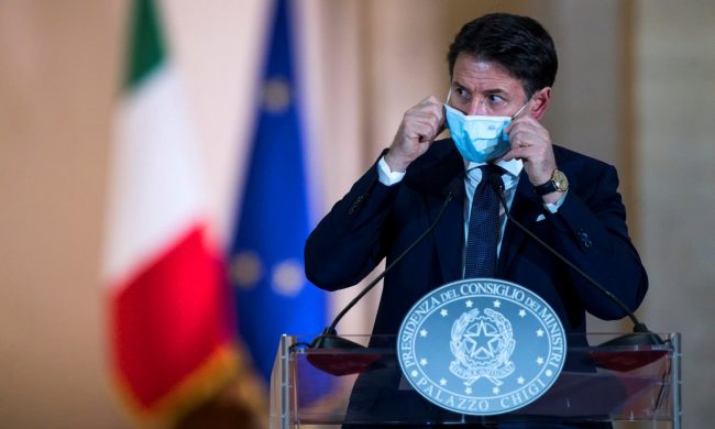 Zone rosse, arancioni e gialle rimandate a venerdì | Nuovo Dpcm 3 novembre 2020