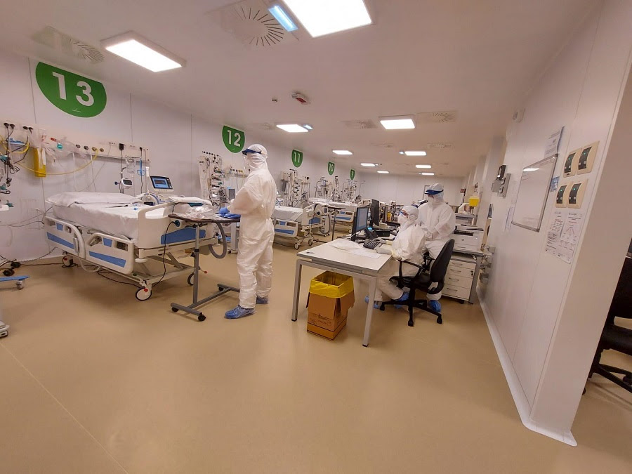 Aumento ricoveri Covid: “Nessun lockdown sanitario ma attività non urgenti rimodulate”
