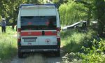Rischia di annegare nell'Adda per un malore: 78enne salvato da tre passanti