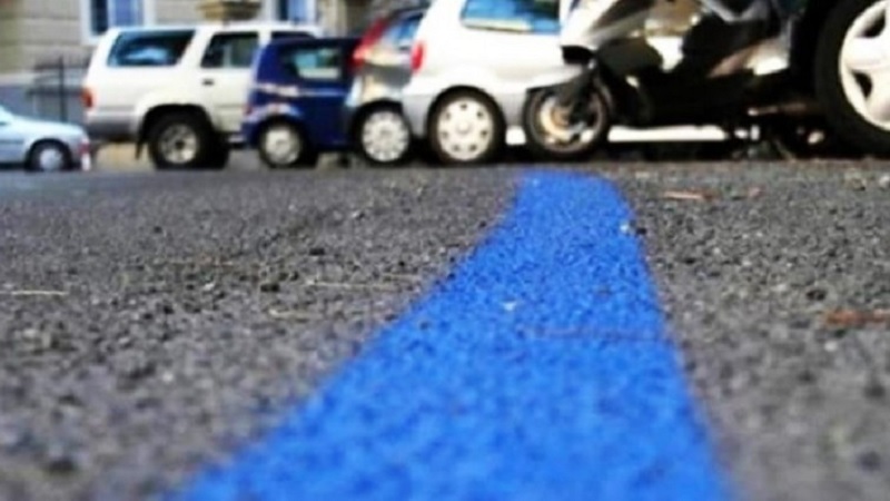 A Milano stop all’Area C e ai parcheggi a pagamento sulle strisce blu
