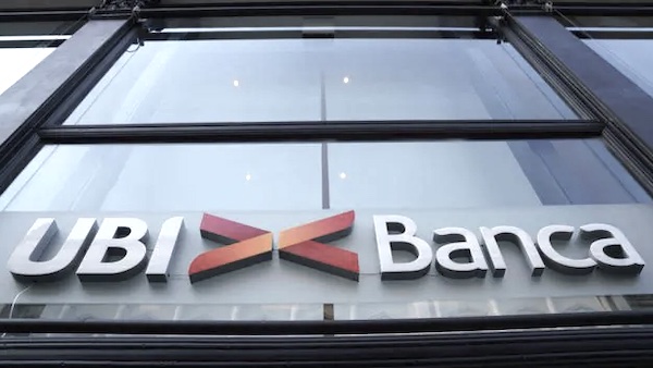 Rapina in banca, dipendenti presi in ostaggio. Svuotato il caveau della filiale
