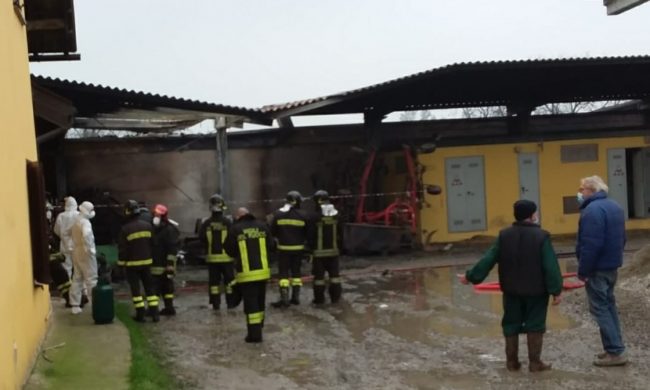 Dramma a Rivolta d’Adda: mungitore muore carbonizzato nella sua roulotte FOTO