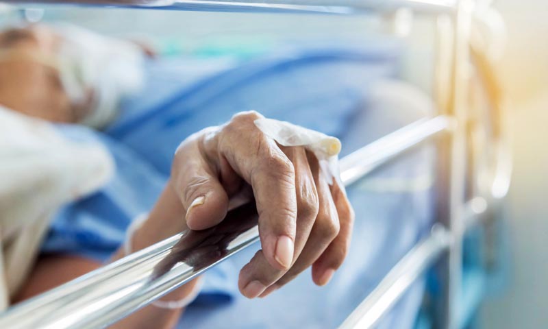 Medico muore dopo vaccino Covid a Mantova: disposta l’autopsia