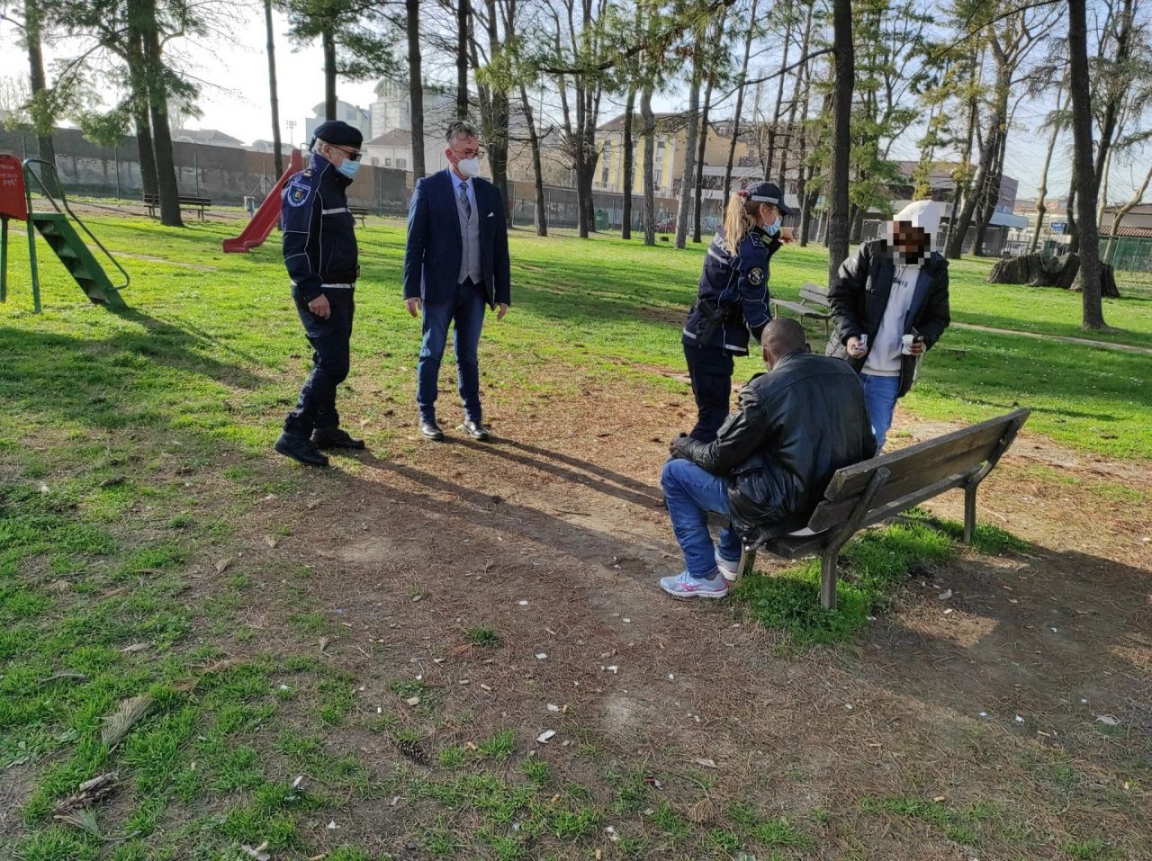 Controlli nei parchi della città: 92 persone identificate, una denunciata