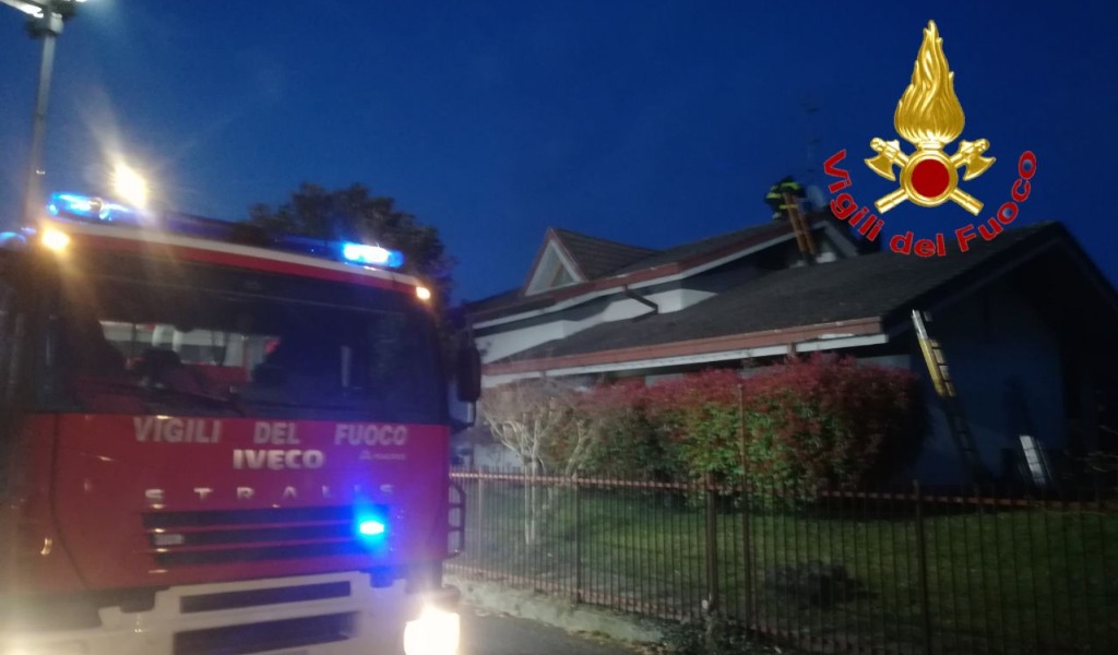 Ancora in fiamme una canna fumaria, questa volta a Lodi