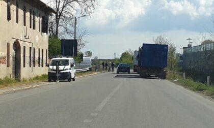 Camionista del lodigiano si sente male mentre guida, accosta e muore