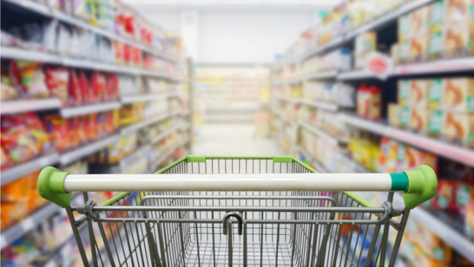 Un uomo e due donne denunciati per furto: rubavano saponi e cibo al supermercato