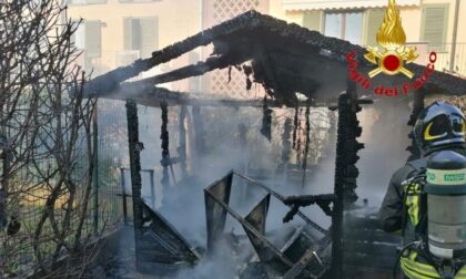 Incendio a Villanova al Sillario, baracca distrutta dalle fiamme