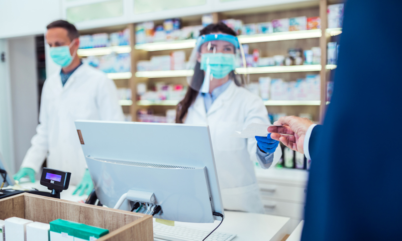 Tamponi a prezzi calmierati per Green pass: la lista aggiornata delle 124 farmacie lombarde aderenti