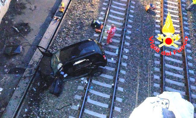 Prima di perdere conoscenza ha chiamato i Vigili del fuoco evitando una tragedia: l’ultimo gesto d’amore di Andrea Deni