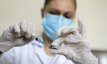 Ormai per le vaccinazioni degli over 60 in Lombardia non serve più la prenotazione
