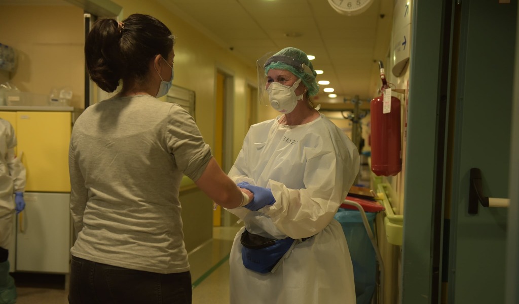 Niente vaccino, scatta la sospensione per un medico e un’infermiera dell’Asst Lodi