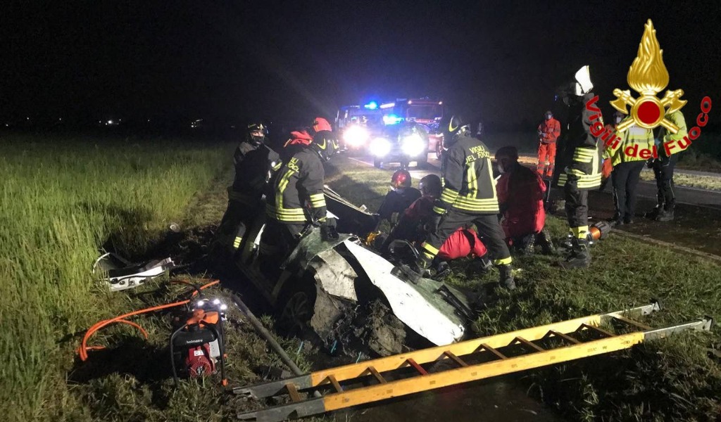 Tragico incidente nel Pavese, 51enne perde la vita ribaltandosi in un fosso